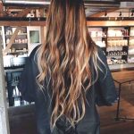 brunette-beachy-waves-style