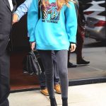 gigi-hadid-blue-graphic-sweatshirt-fall-fashion-look-for-school-outfits