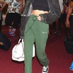 selena-gomez-green-trackpant-outfit-sport-outfit-ideas