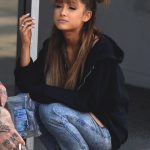 ariana-grande-half-up-double-bun-hairstyle-at-the-street-min