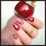 christmas-nail-art-design-ideas-red-sweater-and-snowflake-nails-min