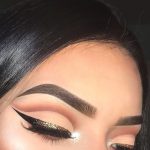 glittery-liner-cut-crease-eye-makeup-christmas-makeup-ideas