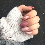 glittery-rose-gold-nail-manicures-min