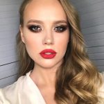 glittery-eyeshadow-red-lipstick-makeup-look-night-out-makeup-ideas-min