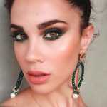 night-out-makeup-ideas-green-eyeshadow-makeup-min