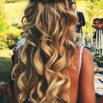 curly-blonde-bridal-hairstyle-2019-min