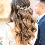 loose-curly-wedding-hairstyles-min