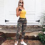 cargo-pants-outfit-for-spring-min