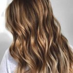 golden-highlight-brunette-hair-min