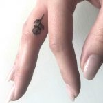 small-rose-tattoo-idea-for-finger