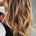 blonde-hair-color-ideas-golden-balayage-min