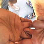 finger-heart-tattoo-idea-for-couples-min