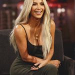 kim-kardashian-blonde-hair-min